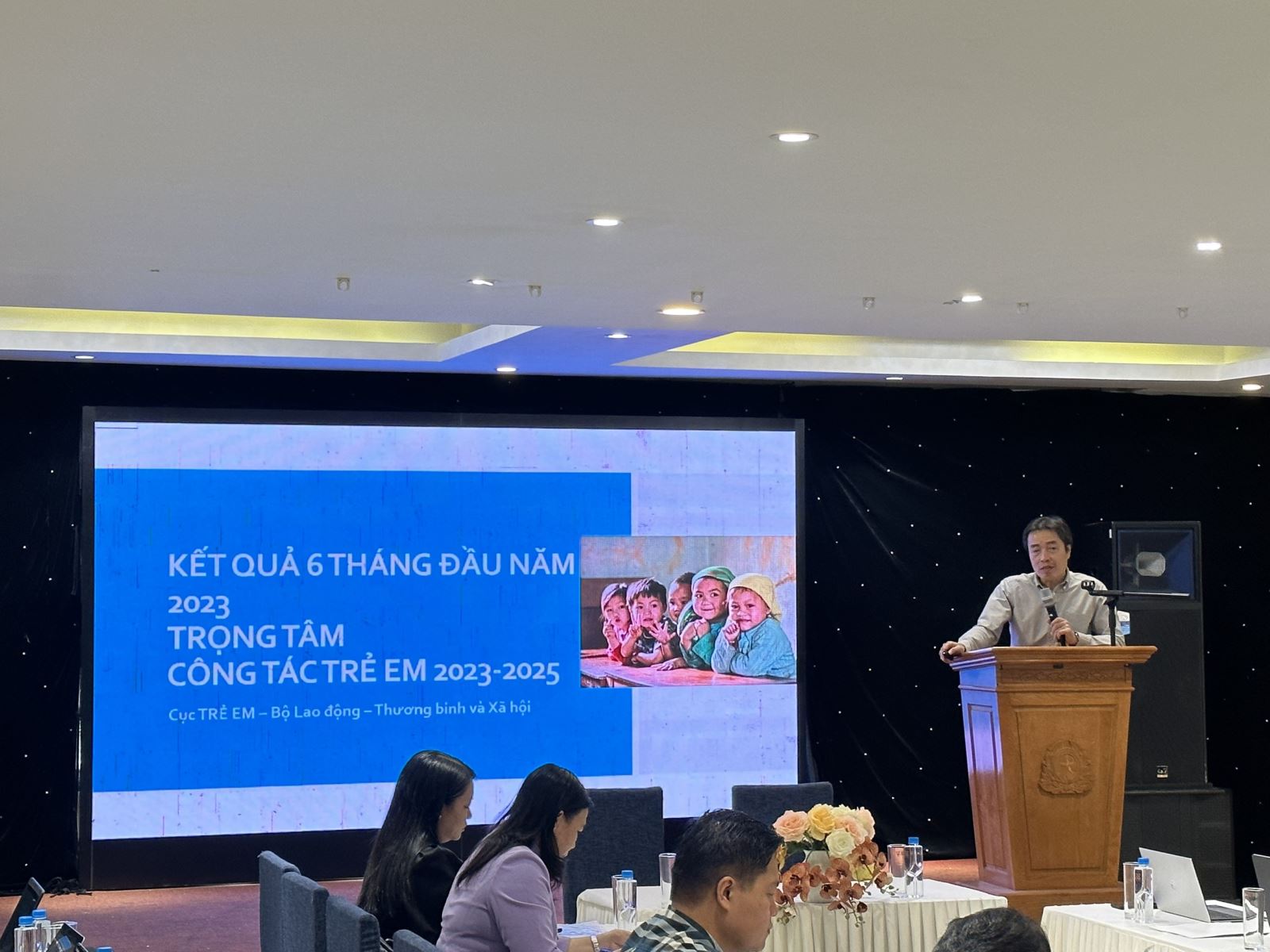 Đồng chí Đặng Hoa Nam - Cục trưởng Cục Trẻ em phát biểu khai mạc và định hướng nội dung thảo luận tại Hội nghị